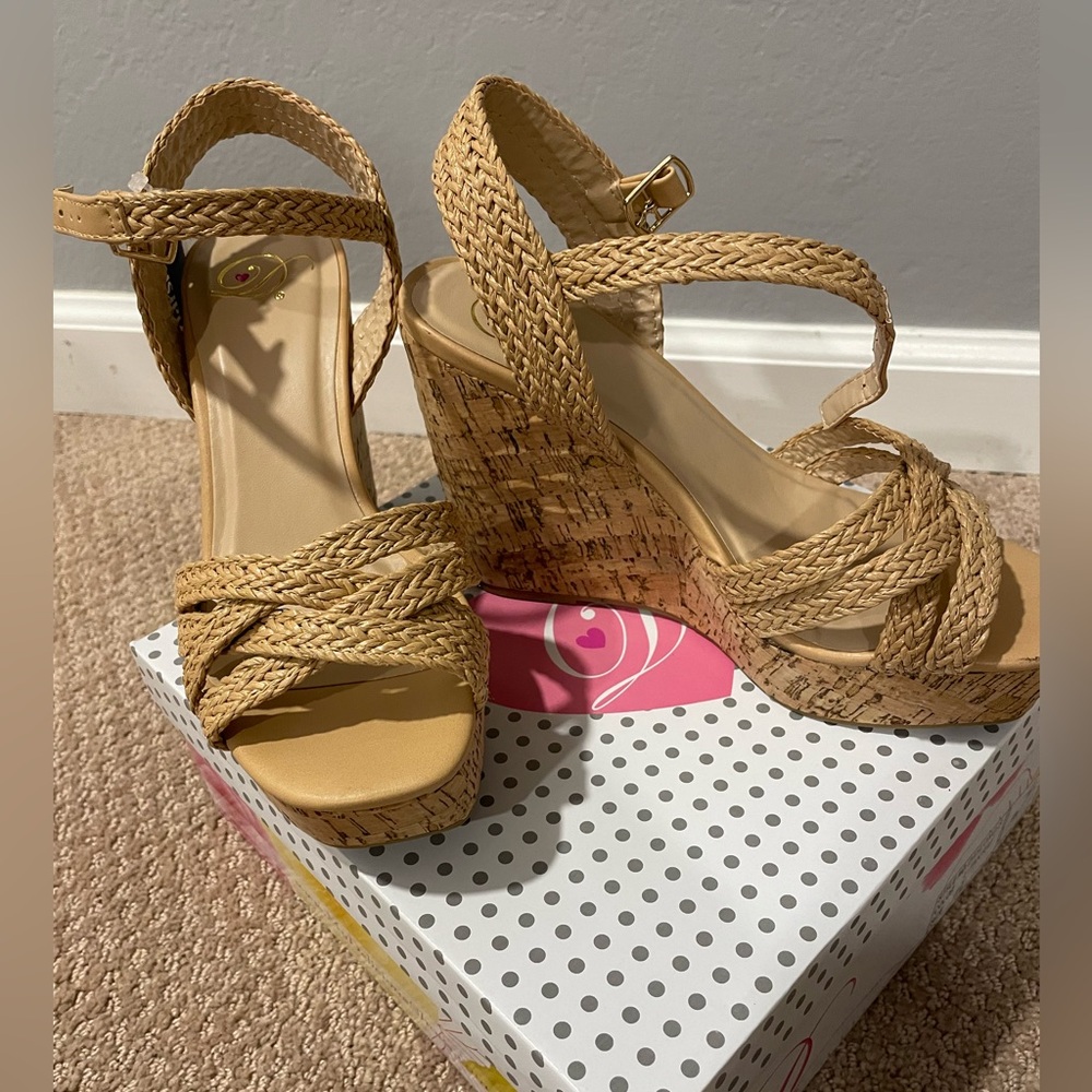 Woman’s corkscrew wedges, size 6.5 - Picture 3 of 8